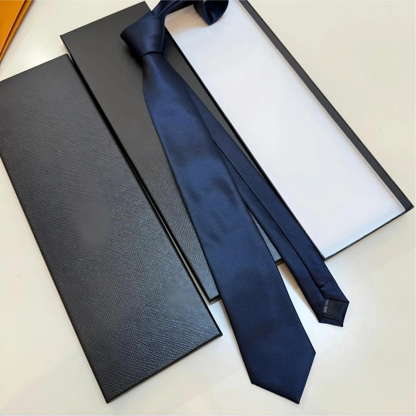 High-quality Versatile Men's Business Bow Ties Formal Business Ties Essential for Business Occasions and The Best Holiday Gifts