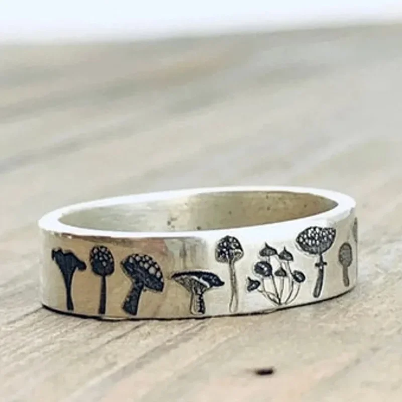 2026 New European and American Retro Vintage Vintage Ring, Female Relief Mushroom, Rural Daily Wear, Niche Jewelry
