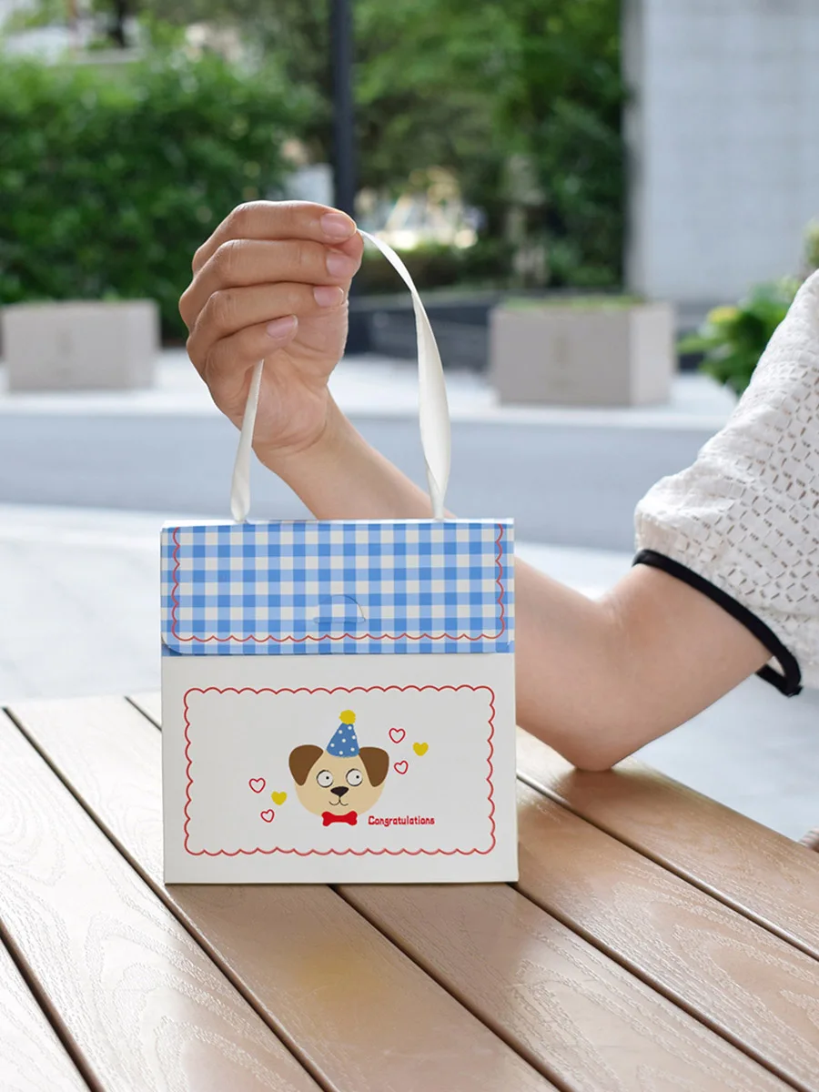 

Korean Style Cartoon Ins Wind Baking Candy Box Handmade Gift Box Cookie Packaging Box Small Clear Handheld Box Wedding Candy Box