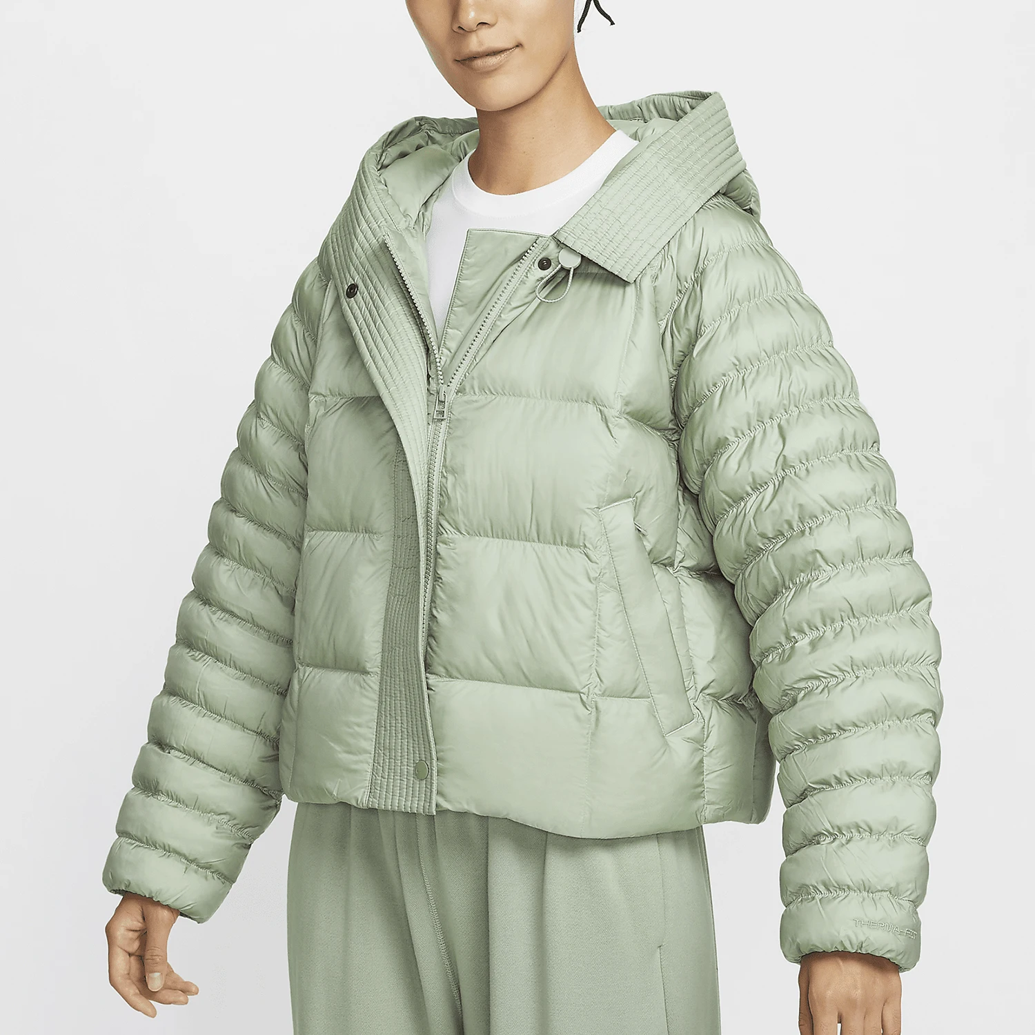 Winter Clothing Nike - เสื้อผ้ากีฬาผู้หญิง Nike ของแท้สำหรับฤดูใบไม้ร่วงและฤดูหนาว ให้ความอบอุ่นและทันสมัย เหมาะสำหรับกิจกรรมกลางแจ้ง รุ่น