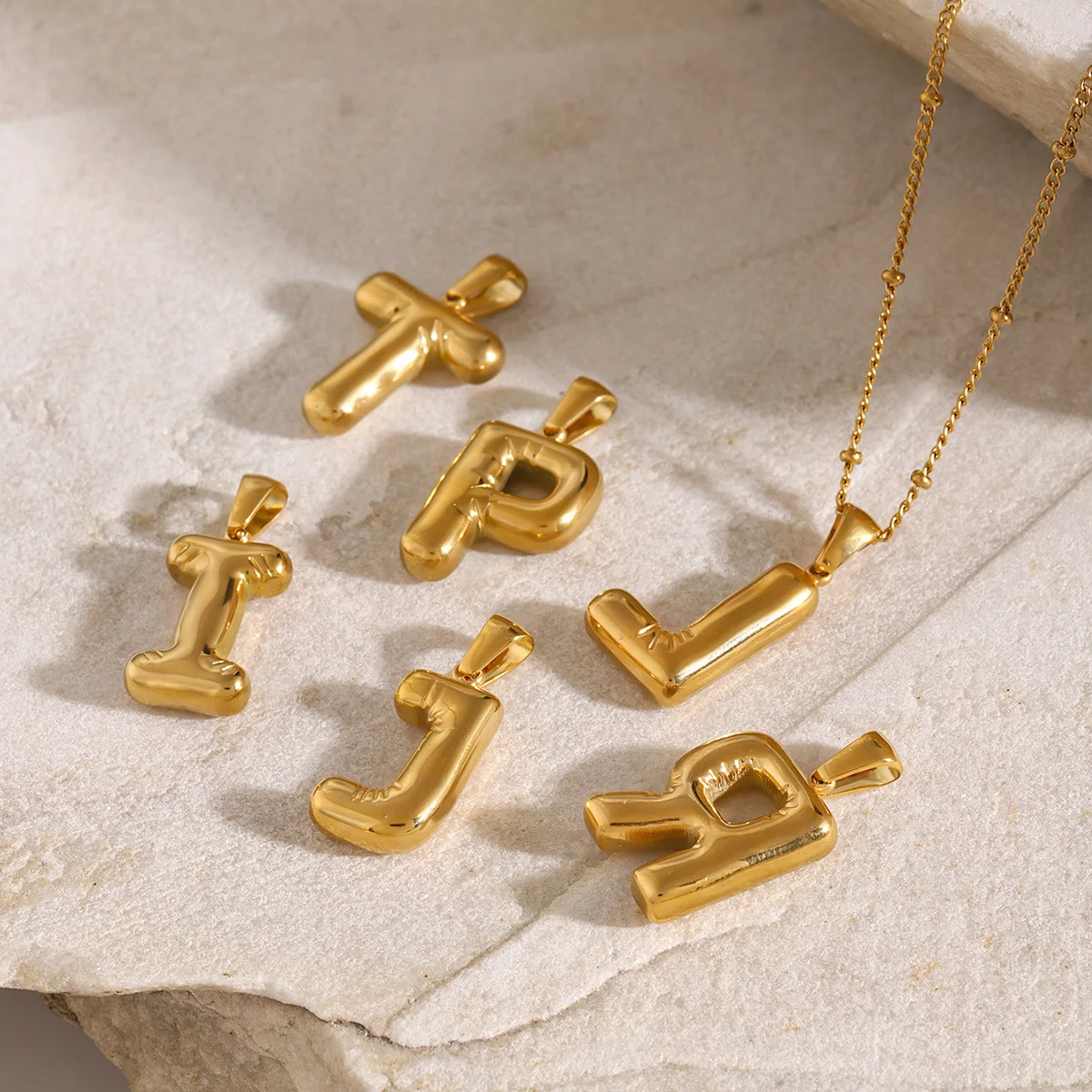 

Stainl Steel Letter Nelace High-End Feelings Ins Pendant Clavicle Chain Titanium Steel Jewelry Accory Lobone Chain