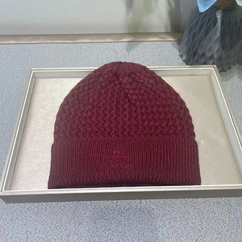 

2025 Winter New Arrival Cashmere Knit Pineapple Stitch Wool Hat Cold Weather Beanie Unisex Cashmere Hat