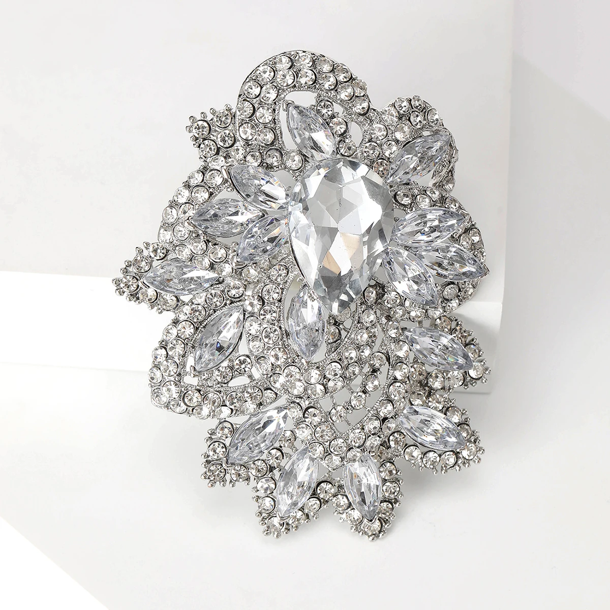 Rhinestone Flower Brooches for Women Multicoloured Crystal Glasses Pins Banquet Party Backpack Gifts Jewelry Accessories