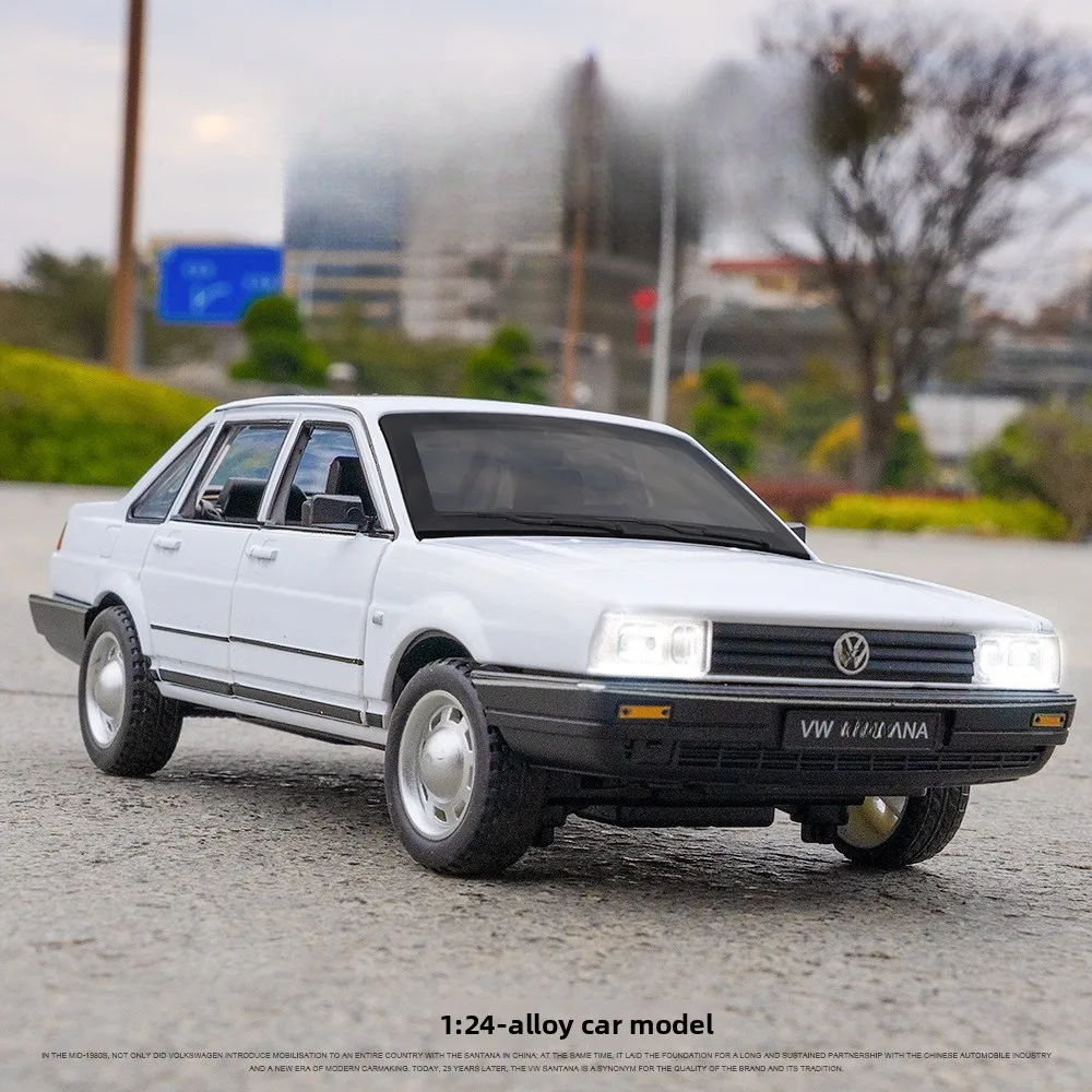 1:24 Santana Alloy Model Acousto-optic Pull-back Door Collection Ornaments Home Decoration Hobby Collection