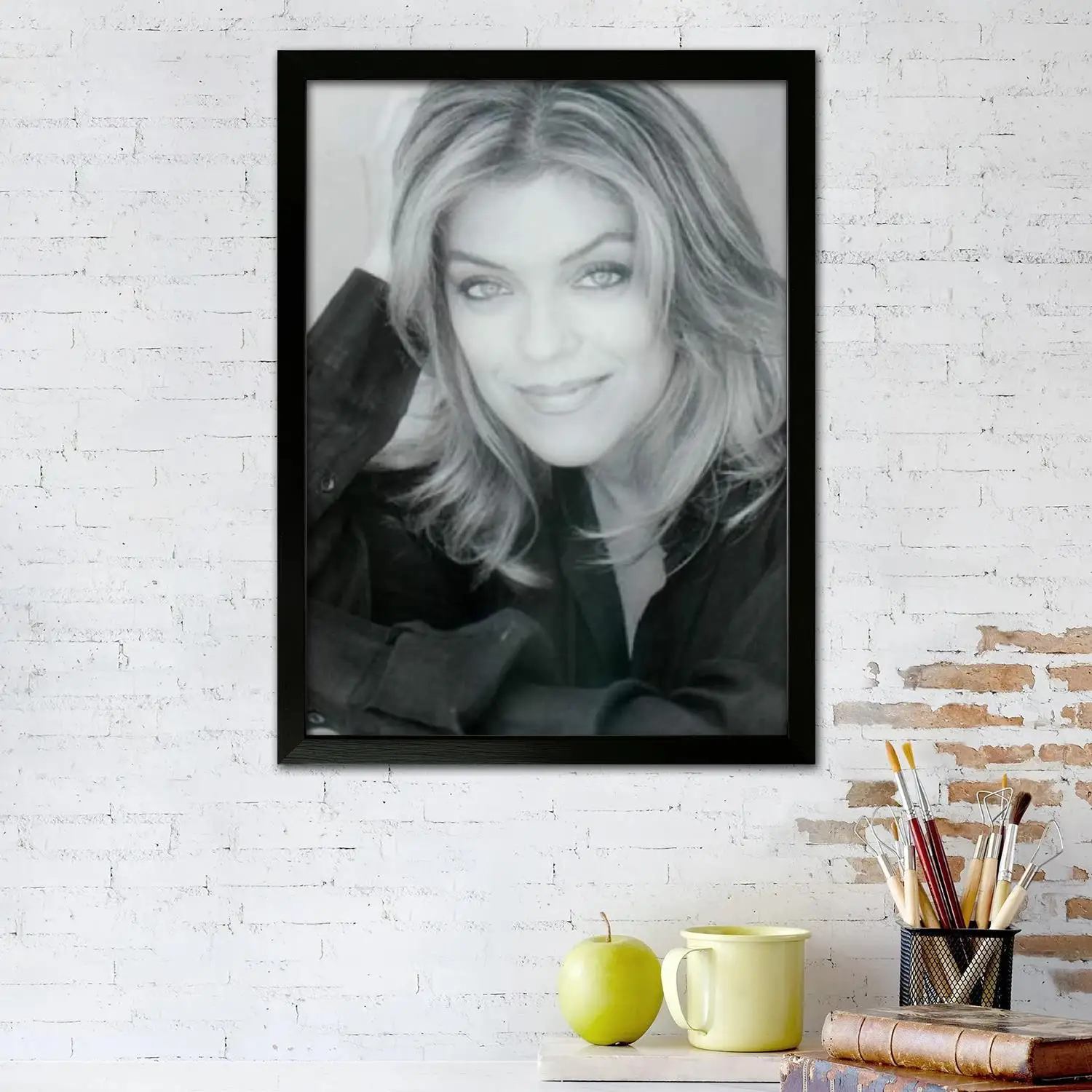 Lydia Cornell Canvas Art Poster and Wall Art, Picture Print, Modern Family, Bedroom Decor, Posters,Decorative painting