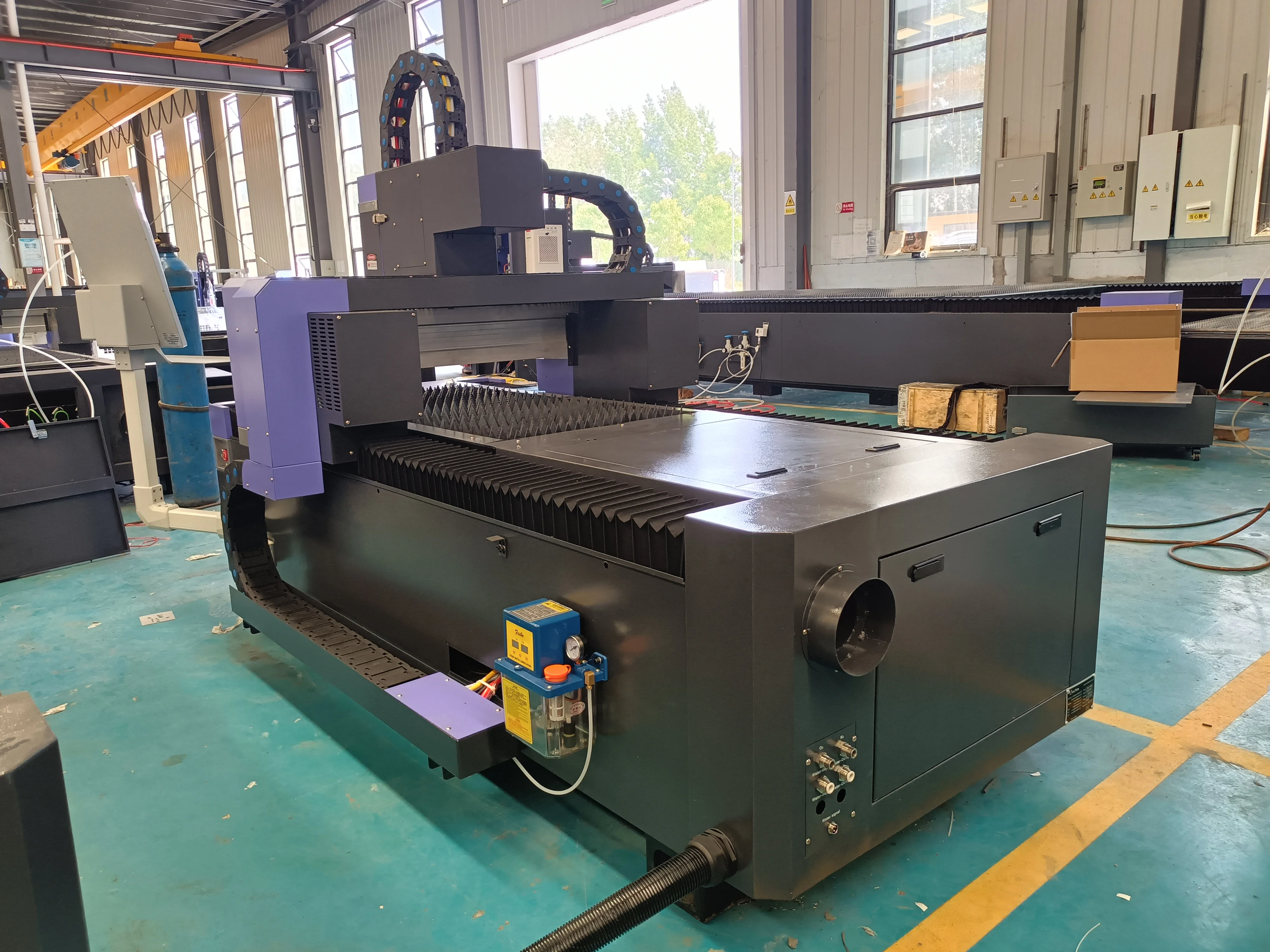 Mini size metal cutter High efficiency 600*1000mm Space saving Ready for ship Powerful Laser cutting machines for sheet