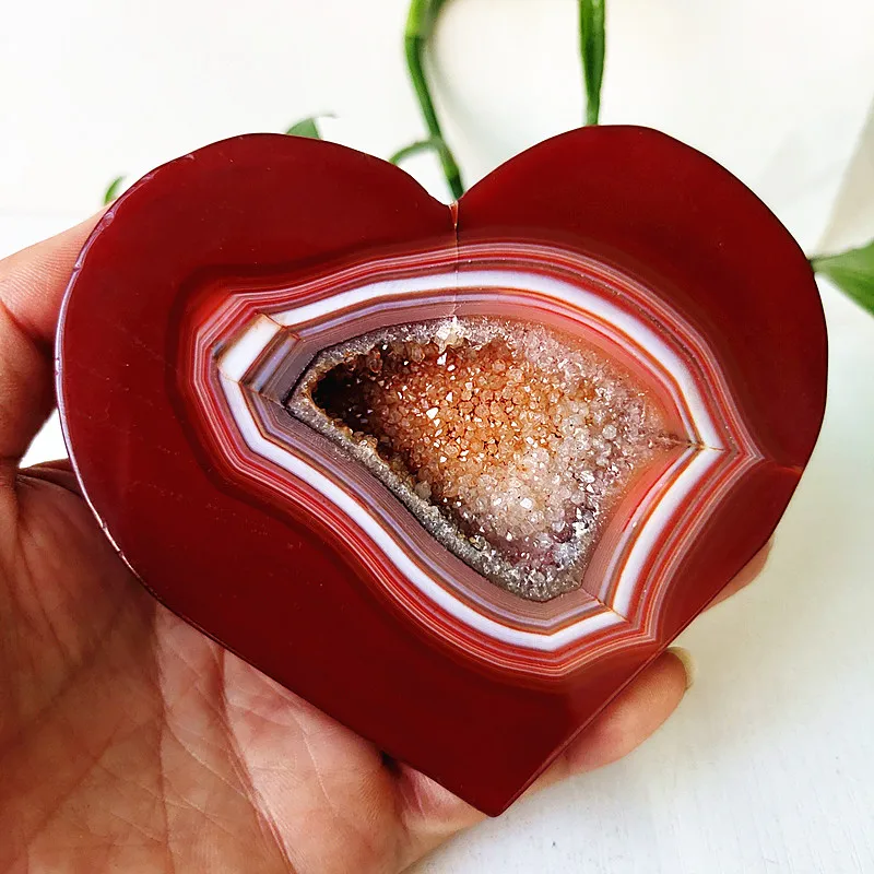 

Natural Stone Red Agate Slice Geode Crystal Chips Love Heart Room Decoration Home And Gemstone Carnelian Ornaments Reiki Healing