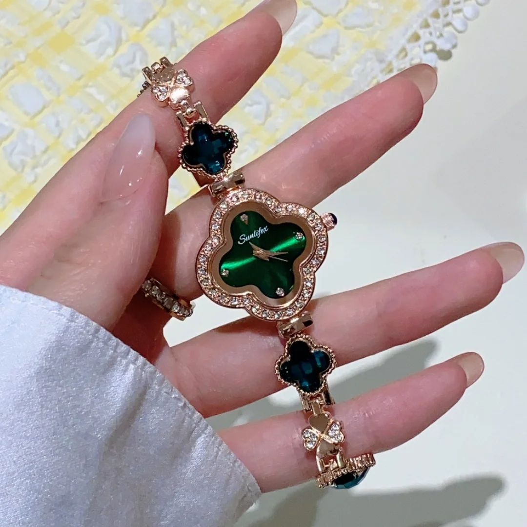 แฟชั่น Clover สร้อยข้อมือผู้หญิงนาฬิกาหรูหราเพชรฝังหญิงนาฬิกาสุภาพสตรีแฟชั่นสร้อยข้อมือควอตซ์นาฬิกาข้อมือ