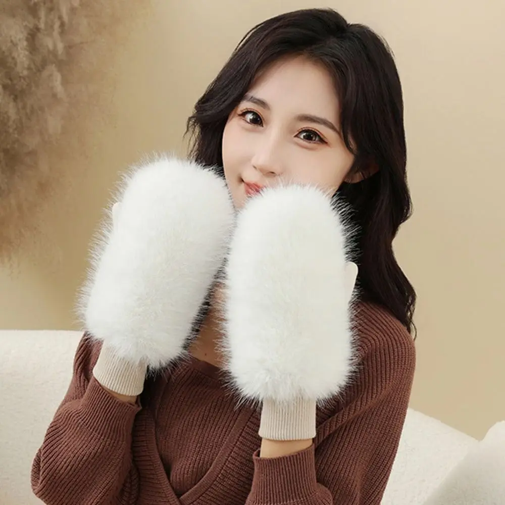 

Милые ветрозащитные перчатки из искусственного кроличьего меха, толстые теплые мягкие перчатки с подкладкой на пальцы, женские варежки для активного отдыха