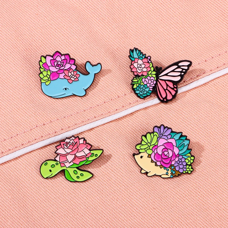 Broches de alfileres de esmalte de flores coloridas de dibujos animados, ballena, erizo, mariposa, tortuga marina, venta al por mayor