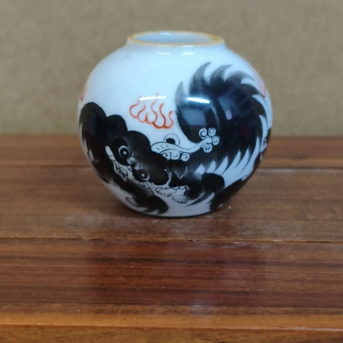 Retro Old Collection Taishi Shaobao Ink Painted Lion Water Salver Chinese Porcelain Decorative Storage Box Jar