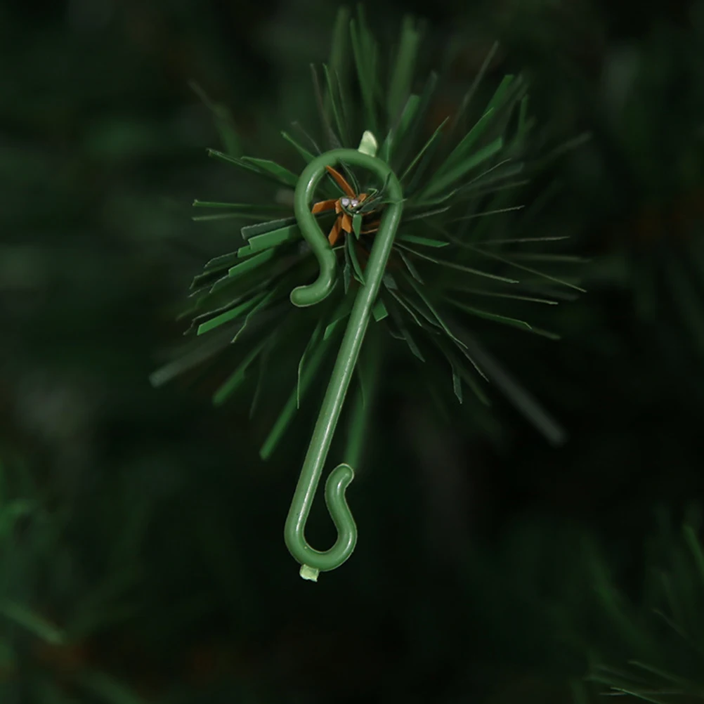 

100Pcs Christmas Tree Accessories Ornament Hooks S-Shape Hanging Gadgets for Holiday Party Decorations Green Connectors