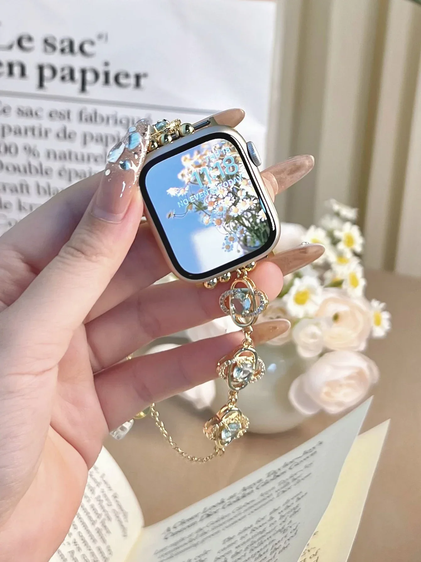 

Compatible with Apple Watch Apple Paperclip Flower Series 8 7 6 5 4 3 2 1 SE Gen 38/40/41mm42/44/45/#Band#Band Color: Silver, St