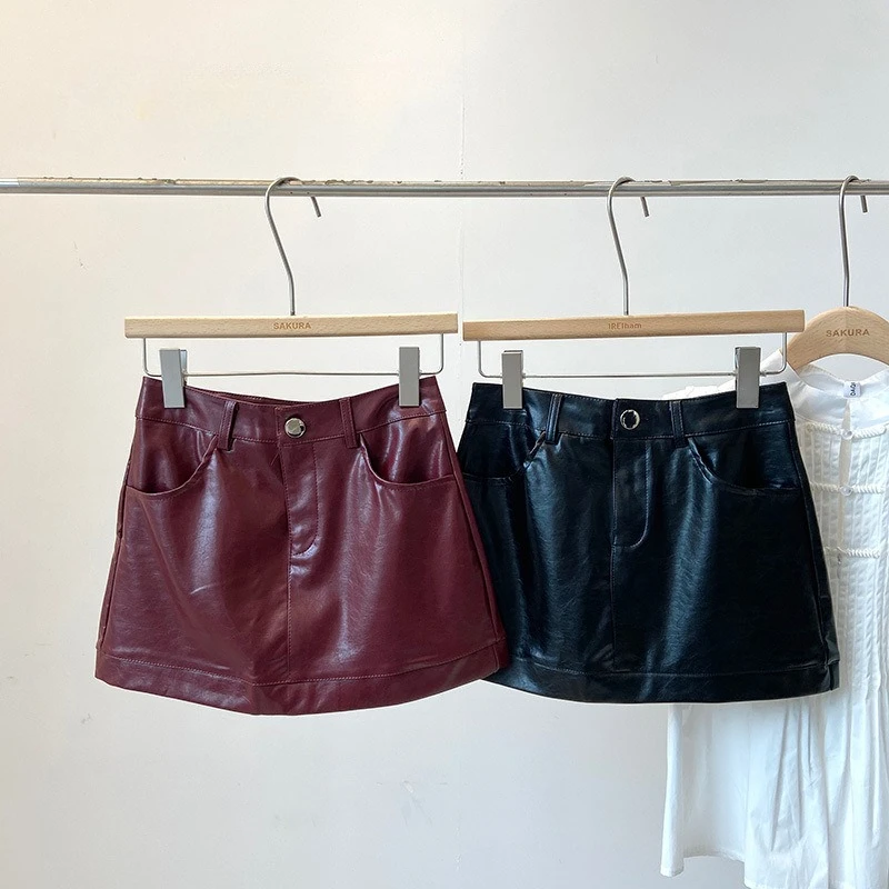 

Бордовая женская юбка А-силуэта из искусственной кожи с высокой талией, не просвечивающаяся, с защитой от просвечивания