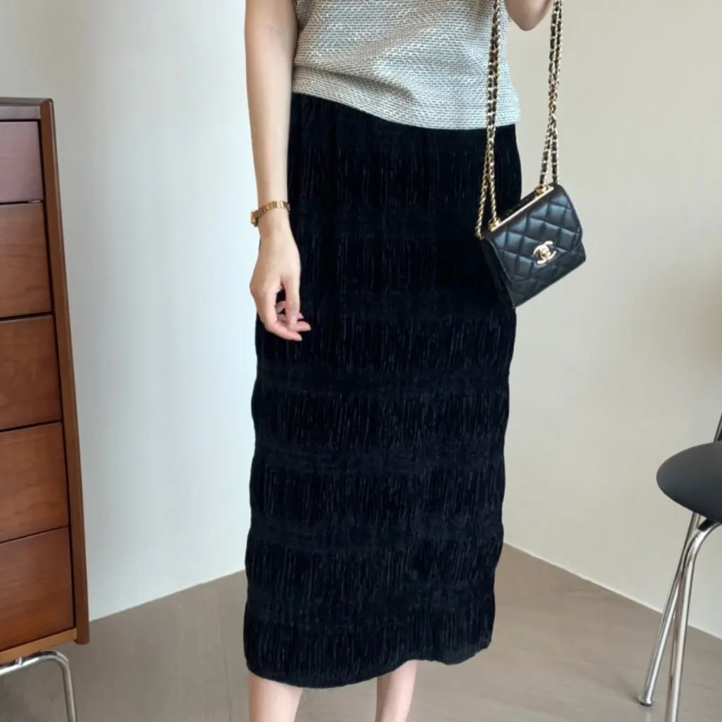

Women's Vintage Velvet Skirt Early Spring Three-Dimensional Pleated Draped H-Type Midi Skirt Elapsed Waist F101605