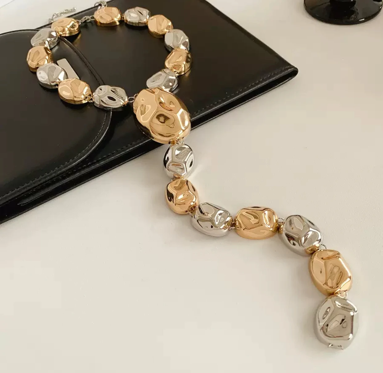 ヨーロッパとアメリカの高級デザインセンス Y字型ネックレス ファッション カラーチェーン レトロ 高級感 メンズ レディース