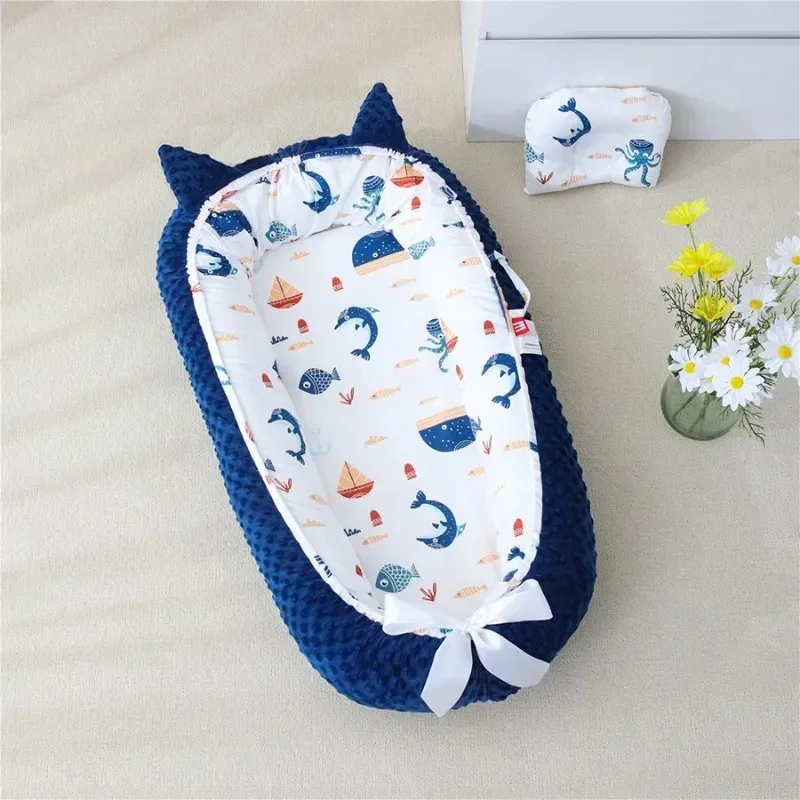 سرير مريح جديد محمول مضاد للدوران لعام 2025 مع شبكة قابلة للتنفس للنوم والسفر الآمن ​