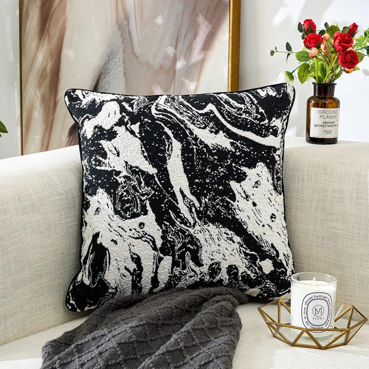 

Pillow Cover with Chenille Jacquard Ultra Soft Black and White Fashionable Minimalist Home Decoration Car Cushion Cover 45x45