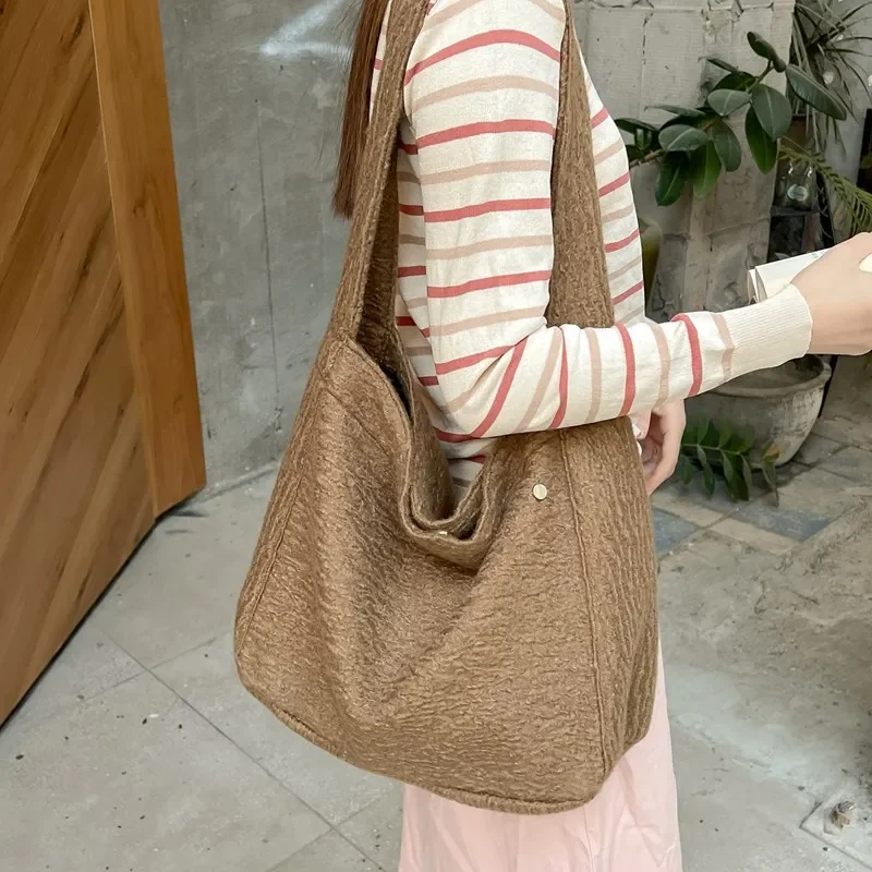 

Large Capacity Bag for Women 2024 Autumn and Winter New Woolen Class Bag Casual and Relaxed Sensory and Versatile Tote Bag Пакет