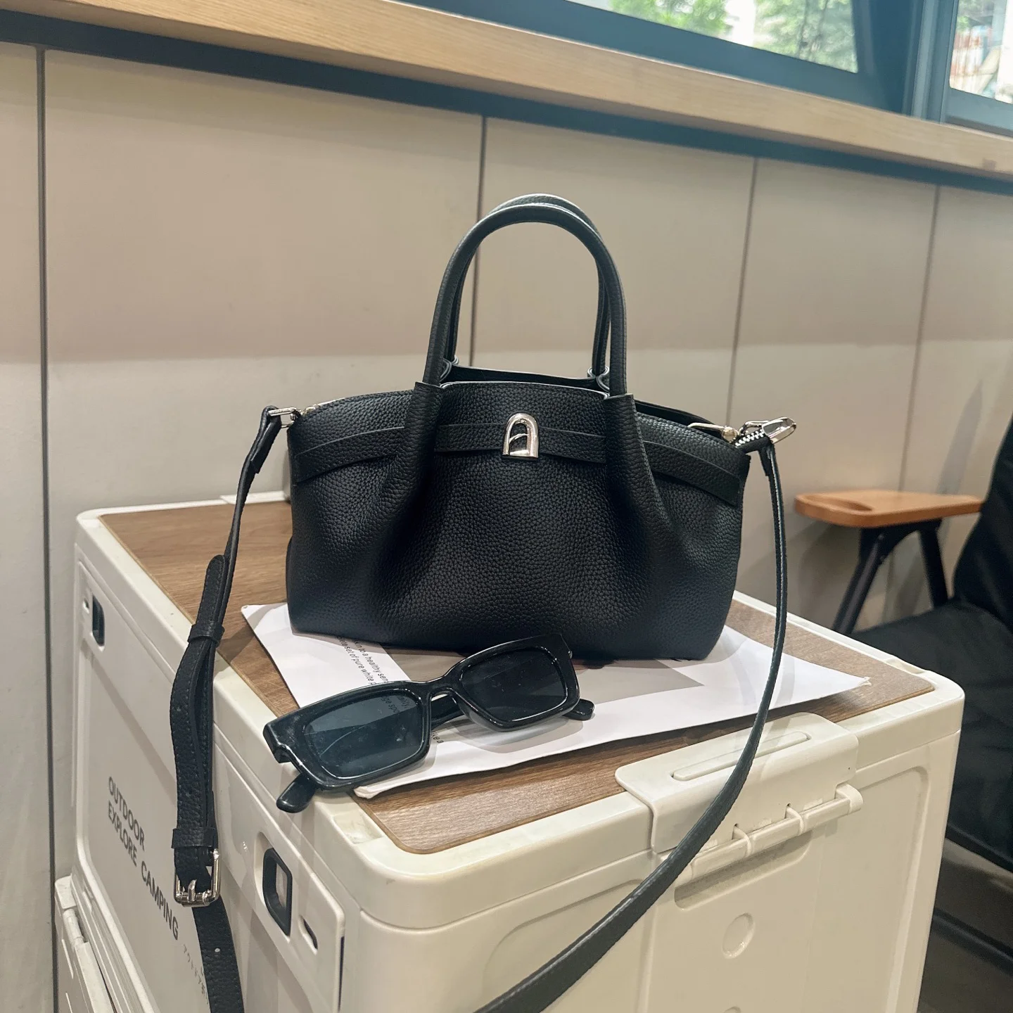 

Женская сумка Mendy, маленькая, новинка 2026 года, из натуральной кожи, на плечо, ручная, через плечо, повседневная, простой дизайн, высокое качество