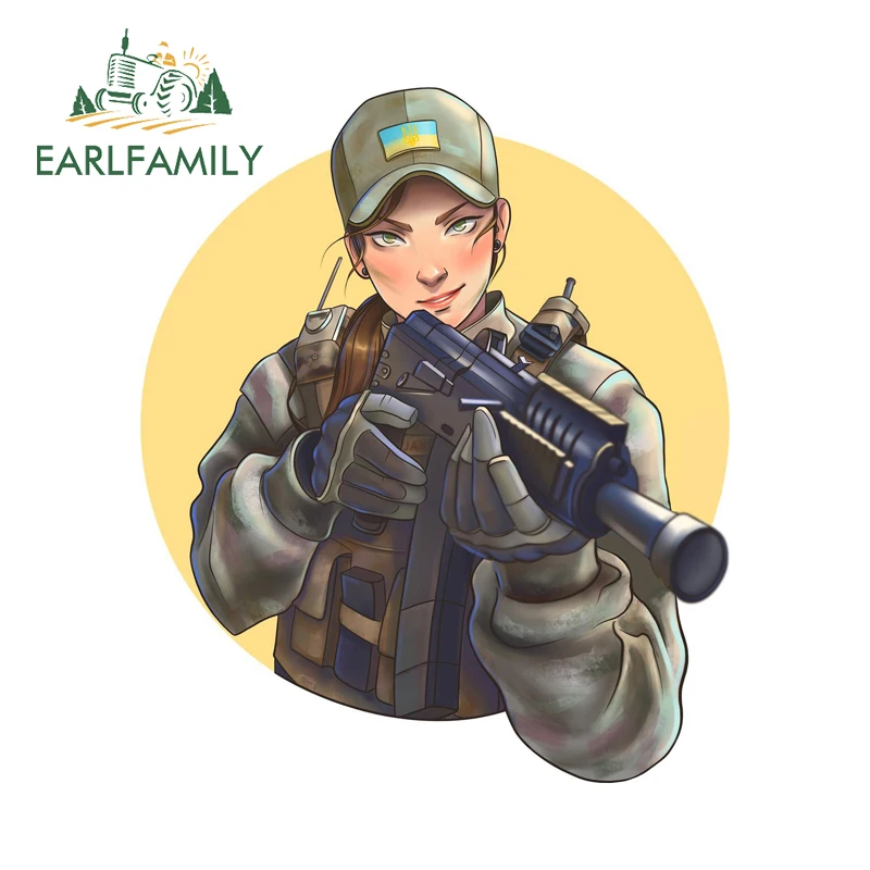 EARLFAMILY الفتاة مع مسدس ملصقات السيارات قوة نظرة خاطفة مكيف الهواء JDM شارات الفينيل مسلية قافلة مقاوم للماء سيارة التسمية
