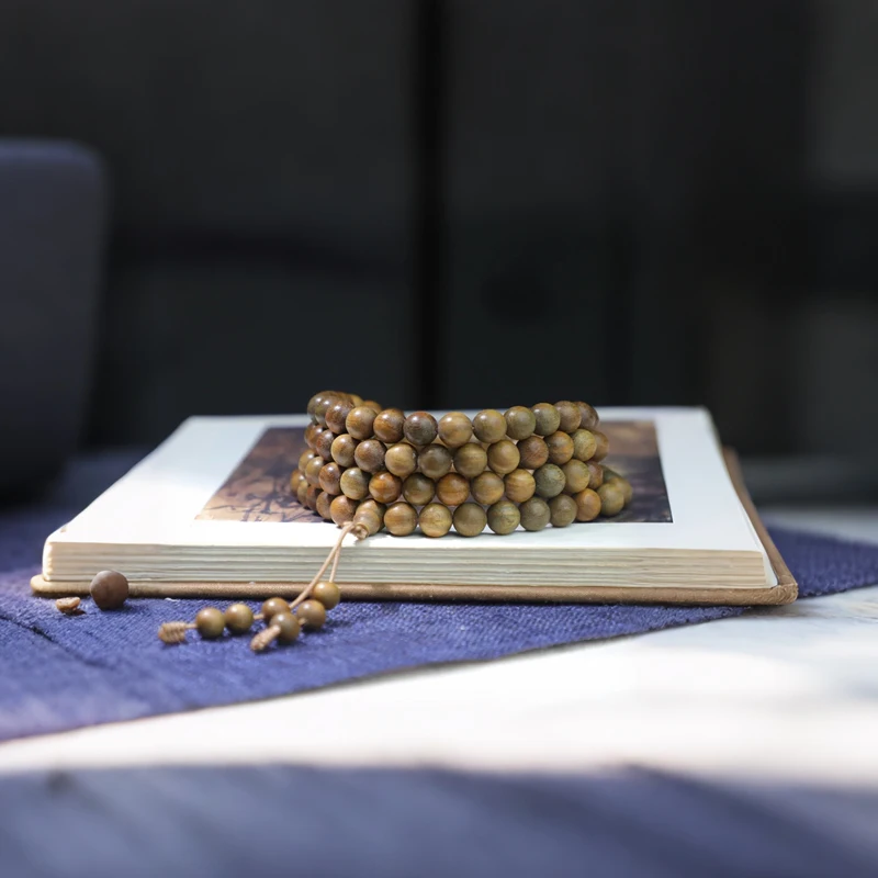 Rosenkranz aus natürlichen Sandelholzperlen, grün, 108 Stück, Halskette, 8 mm, verstellbares Armband, buddhistisches Gebet, Yoga, Holzperlen – Detail 1