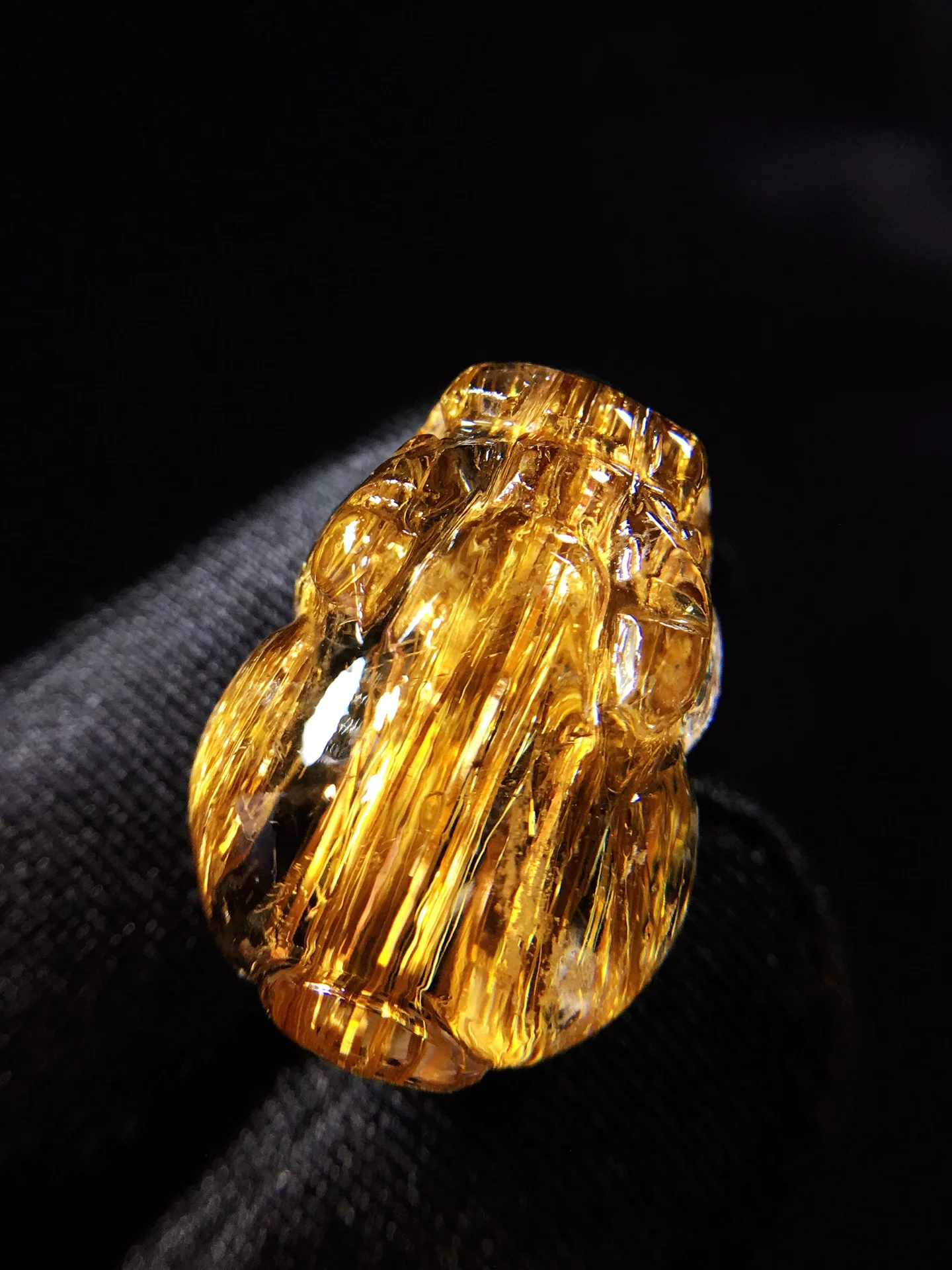 

Natural Gold Rutilated Quartz Pendant Necklace Jewelry 21.5*15.3*11.5mm Pi Xiu wealth Rutilated Women Men AAAAAAA