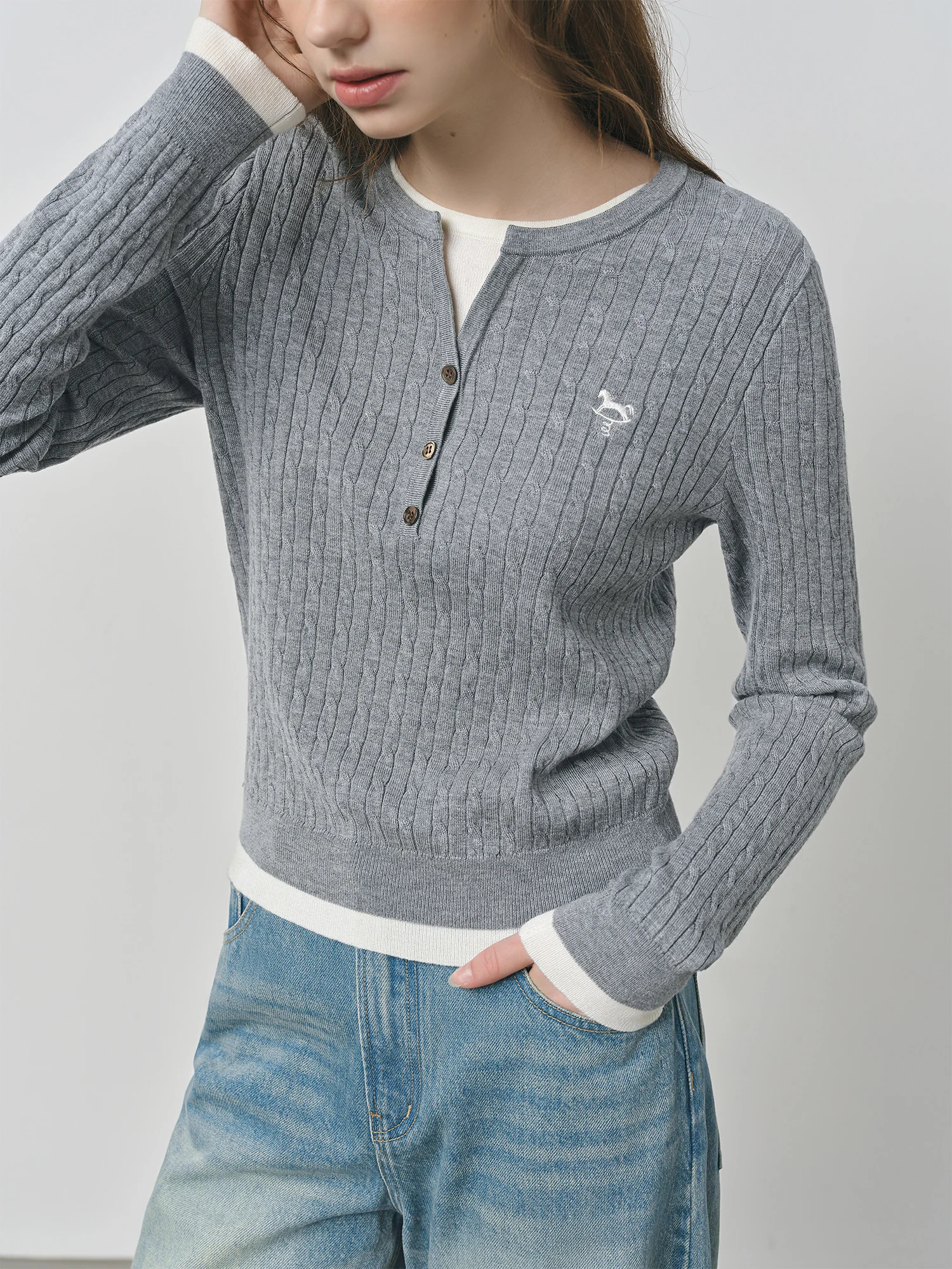 FSLE Fake Two-piece Design Cable Knit Sweater for Women 2025 Autumn New Slim Fit Embroidered Contrast Color Top 25FS13297