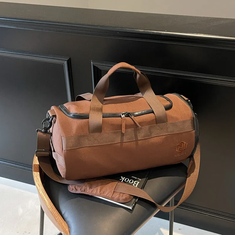 حقائب السفر، حقائب السباحة، حقيبة الصالة الرياضية، حقائب الظهر للياقة البدنية، حقيبة نسائية، حقيبة الكتف، حقائب اليد، حقيبة المدرب، حقيبة الترفيه الموضة