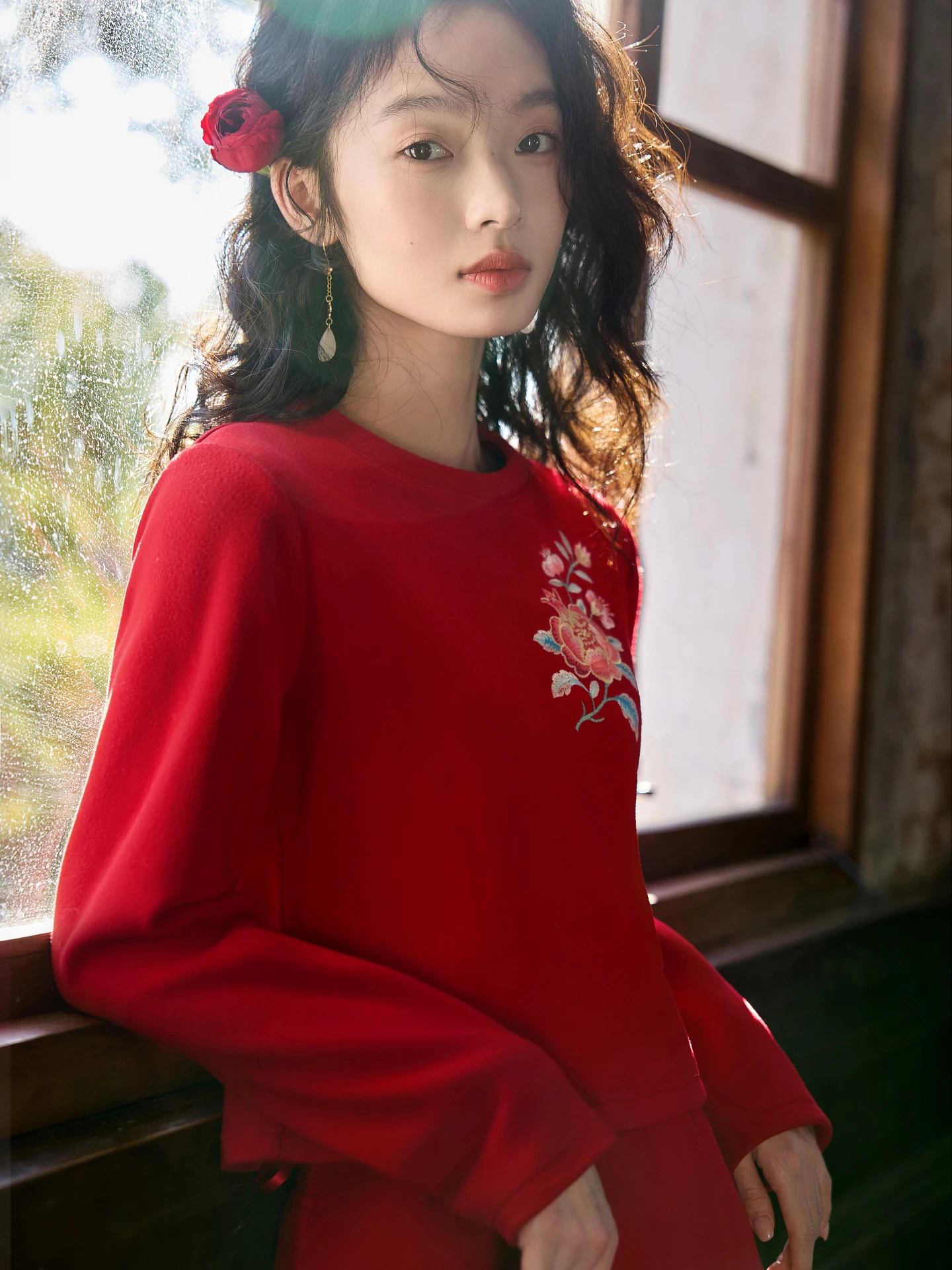 

Вязаный комплект для женщин: топ и юбка с вышивкой, цветочный дизайн, оригинальный китайский стиль, теплый повседневный зимний модный комплект