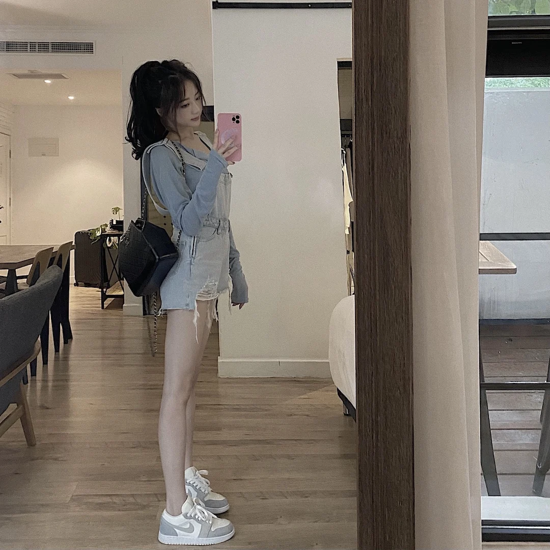 

Anti-Aging Ele Design Denim Overalls Women Loose Summer Thin Large Size Ripped Fringed orts High Waist Jeans Fabric