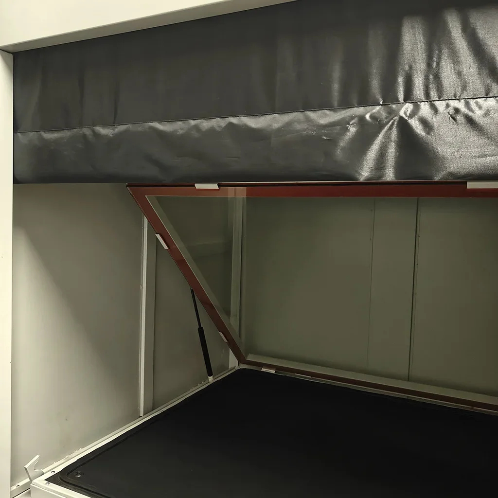 Nuove macchine e apparecchiature industriali da 220 V Macchina per l'esposizione di lastre d'acciaio in rame, zinco e magnesio con pompa come componente centrale