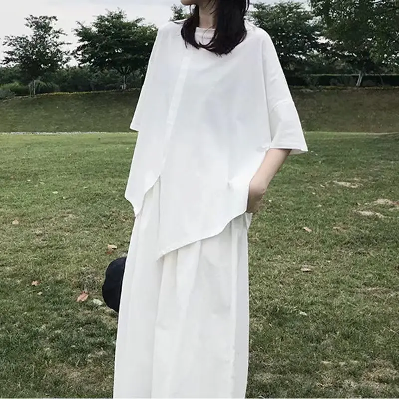 Niche Symmetrical T-shirt with Slimness and Looseness Irregular Belly-covering Top