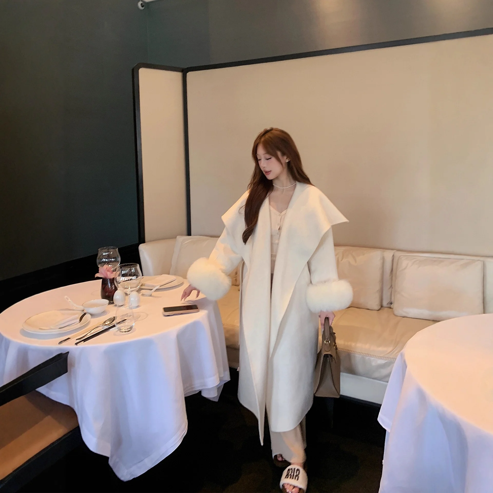 

Женское двустороннее шерстяное пальто Ele Lady с меховыми рукавами, средней длины, осенне-зимняя модная верхняя одежда