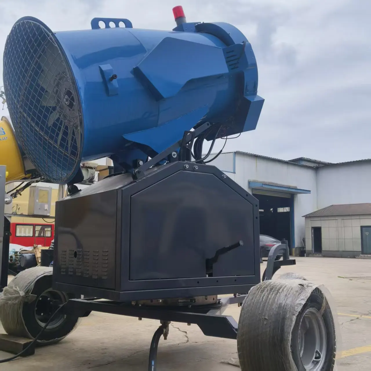 Outdoor Ski Resort Intelligent Snowmaking Machine Artificial Snow Cannon Park Course Construction Supplier Shed