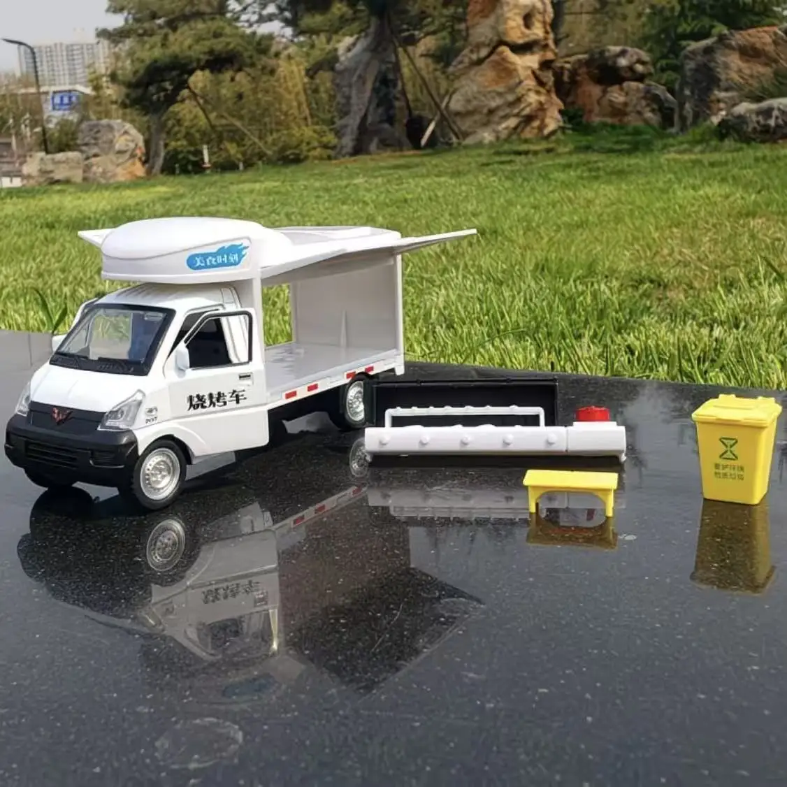 

Premium 1:32 Alloy Wuling Hongguang Mobile Barbecue Cart Model Realistic Street Food Toy Ideal Birthday Gift for Little Car Fans