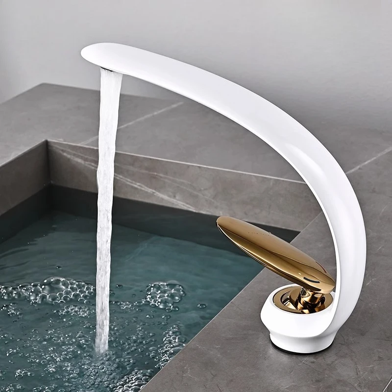 

new art water hot and cold washbasin toilet full copper