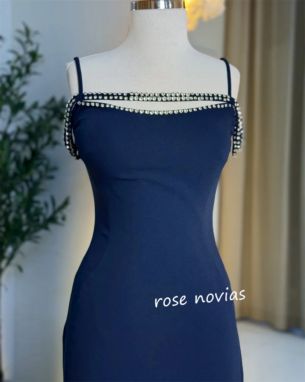 Customized Jersey Rhinestone Spaghetti Strap Straight Midi Dresses Bespoke Occasion Simple Elegant High Quality Party