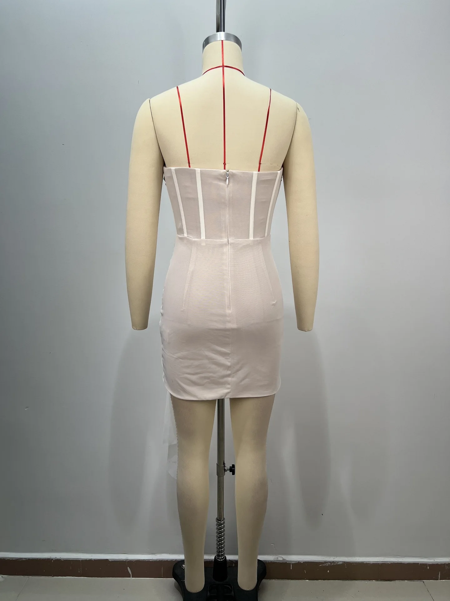 جديد وصول المرأة حمالة اللؤلؤ الأبيض Ruched أكمام مثير فتاة ساخنة سليم صالح Bodycon فستان سهرة