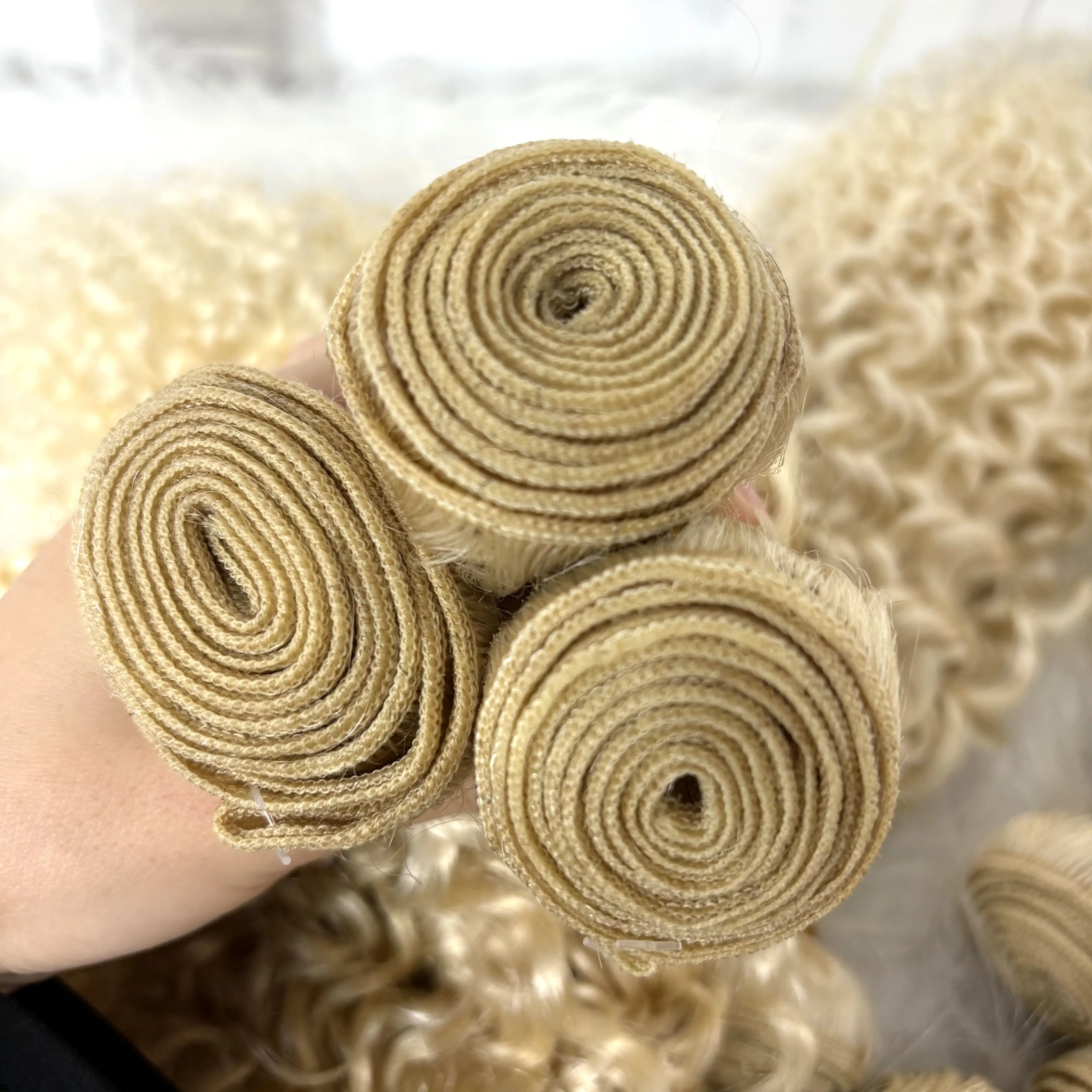 24 26 インチ 613 #   ブロンドジェリーカール人毛束12Aブラジリアンレミーロウディープウェーブカール人毛エクステ女性用