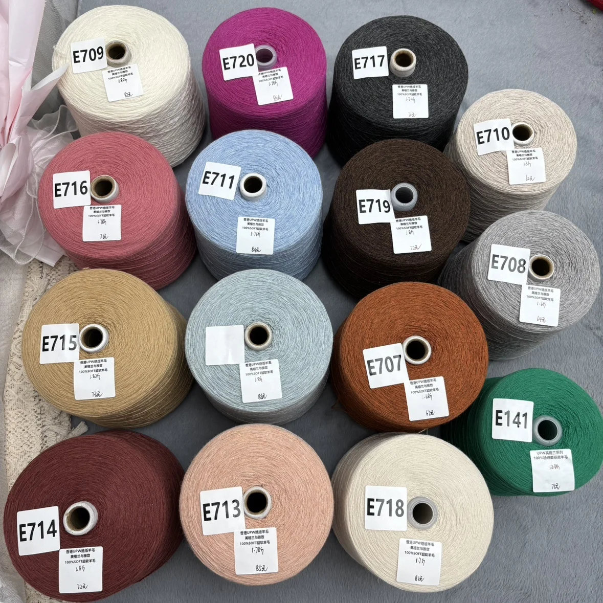 

Hong Kong UPW Limited Edition 00% Soft Wool Yarn Ultra Soft Wool Fabric for Clothing Accories Belts Hats Scarves