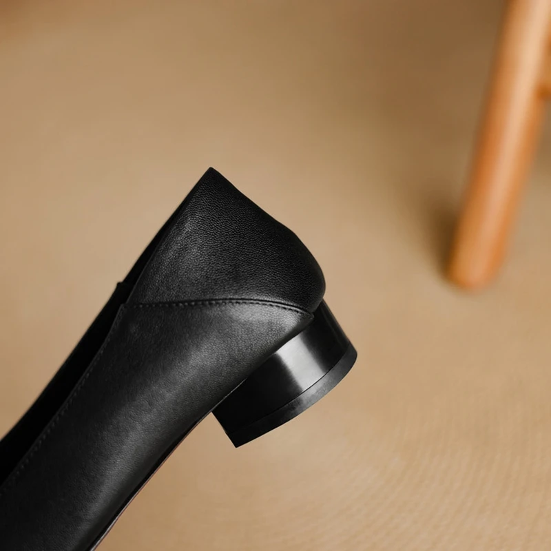 Новые женские повседневные туфли из натуральной яловой кожи с металлической пряжкой на ремне, повседневная обувь в стиле ретро на среднем каблуке с квадратным носком, модные одинарные туфли