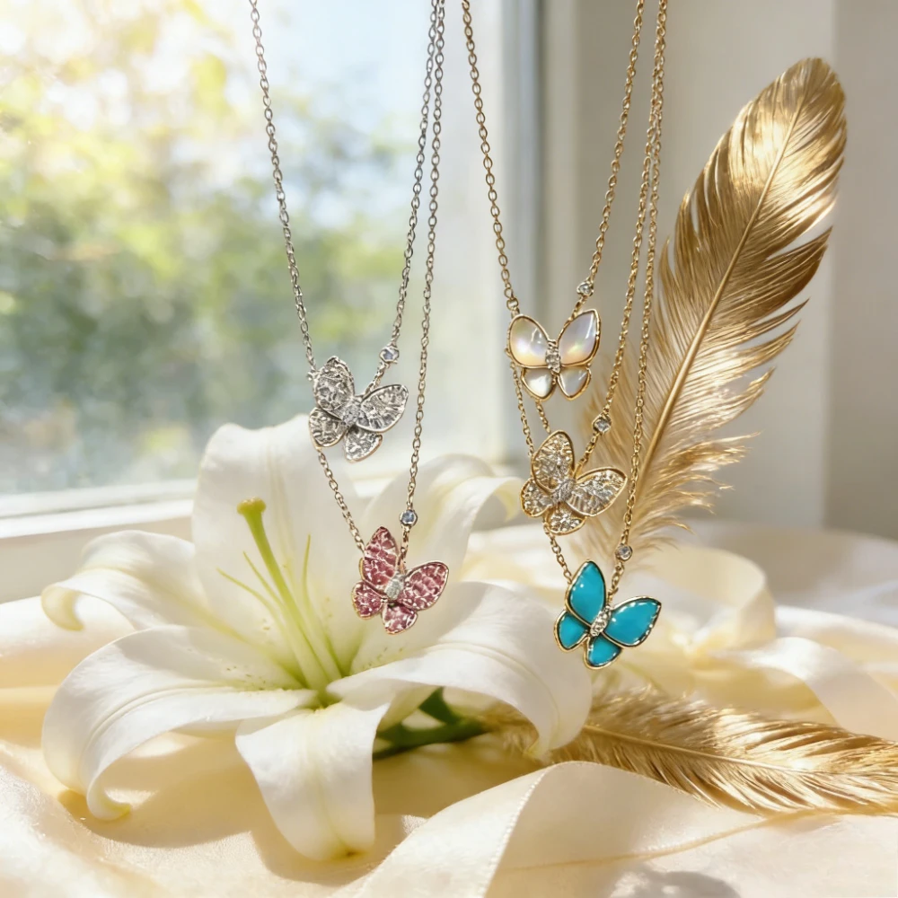 

Модное ожерелье 2026 в французском стиле с тройным лепестком и бабочкой, элегантное украшение «Счастливая трава», динамичный подарок для женщин