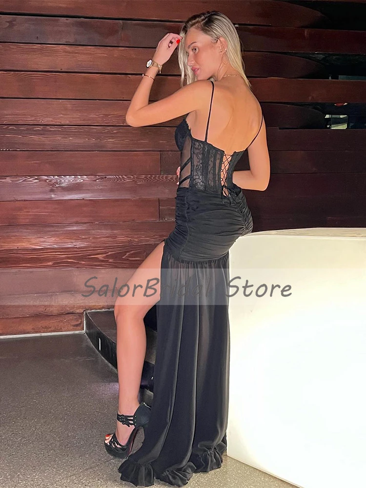 Sexy Black Evening Dresses for Women 2023 Cutout Spaghetti Straps Evening Gown Lace Sweetheart Pleat Sleeveless Party Dress Long