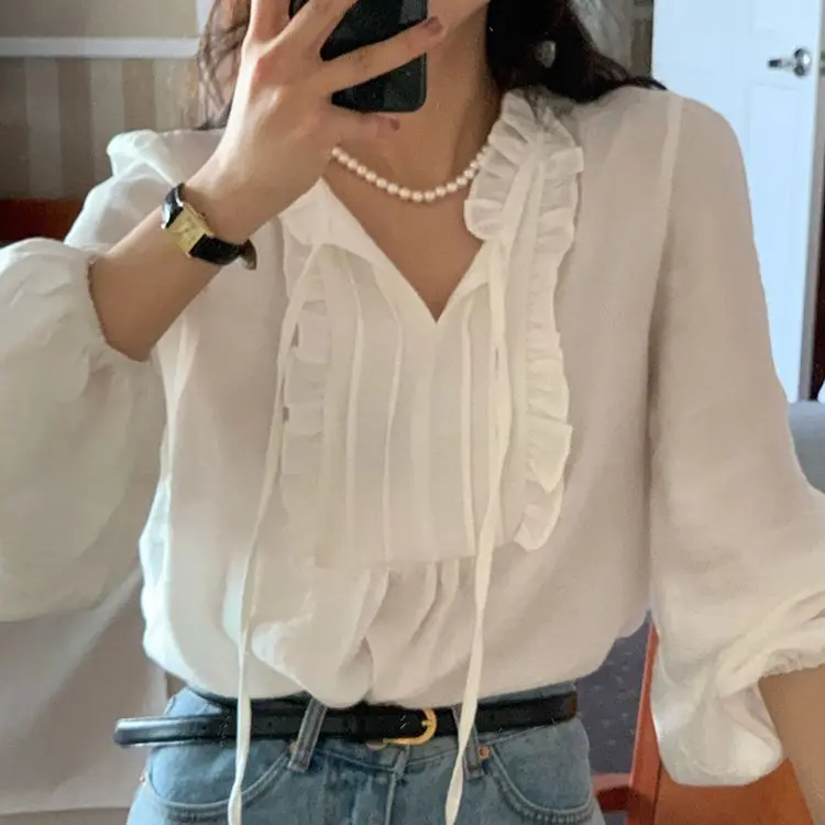 White Chiffon Shirt for Women New Korean Style Shirt with a Niche Design Long Sleeved Top for Women with Small Stature