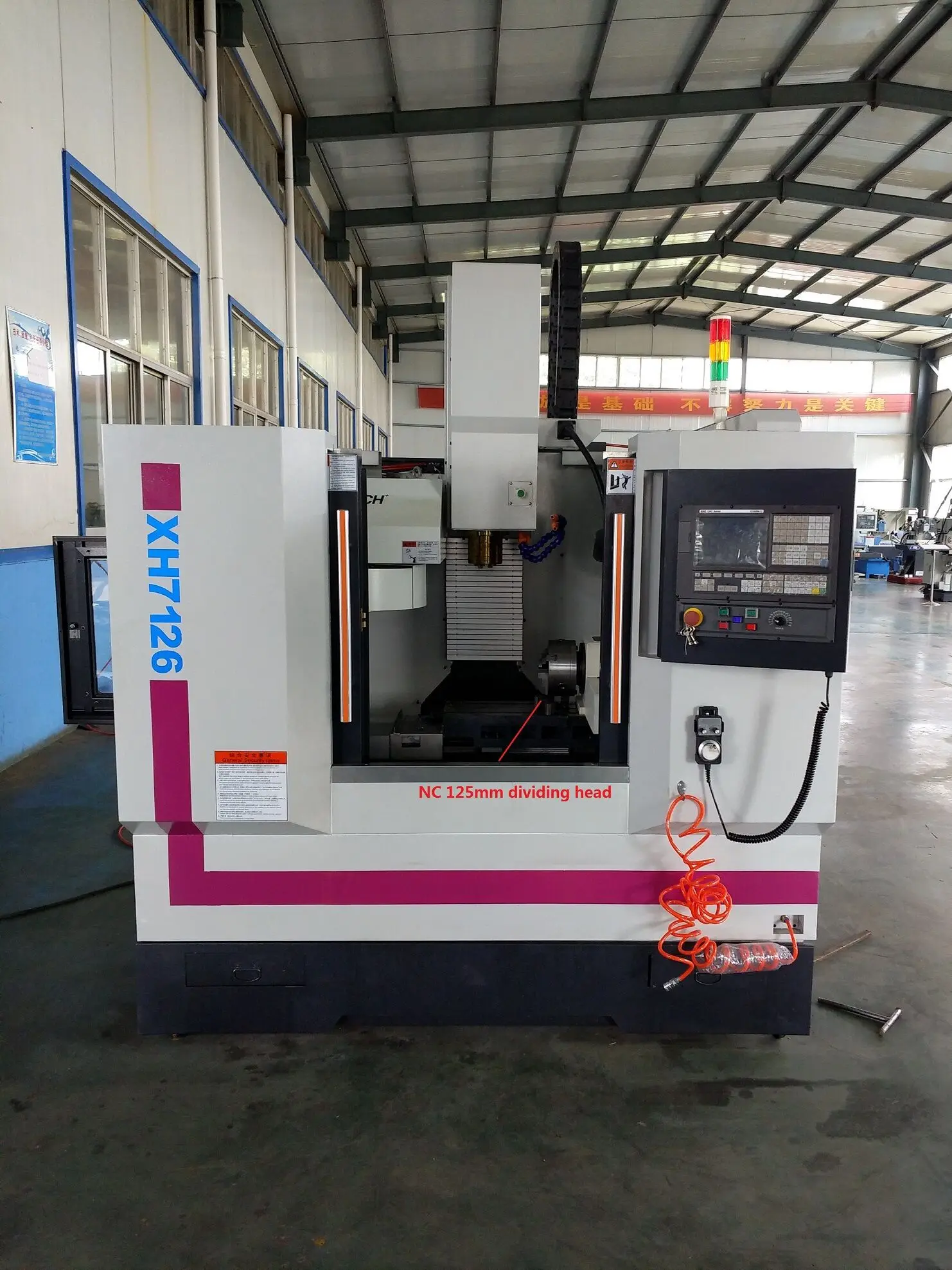 Fraiseuse en métal Cnc avec guide linéaire, broche de précision Taiwan XK7126 avec CE
