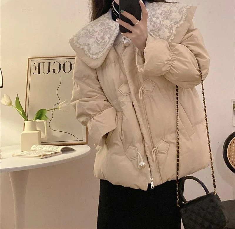 معطف قطني فضفاض بأكمام طويلة جديد لعام 2025 مع تصميم بياقة دمية من الدانتيل للنساء في الشتاء #4