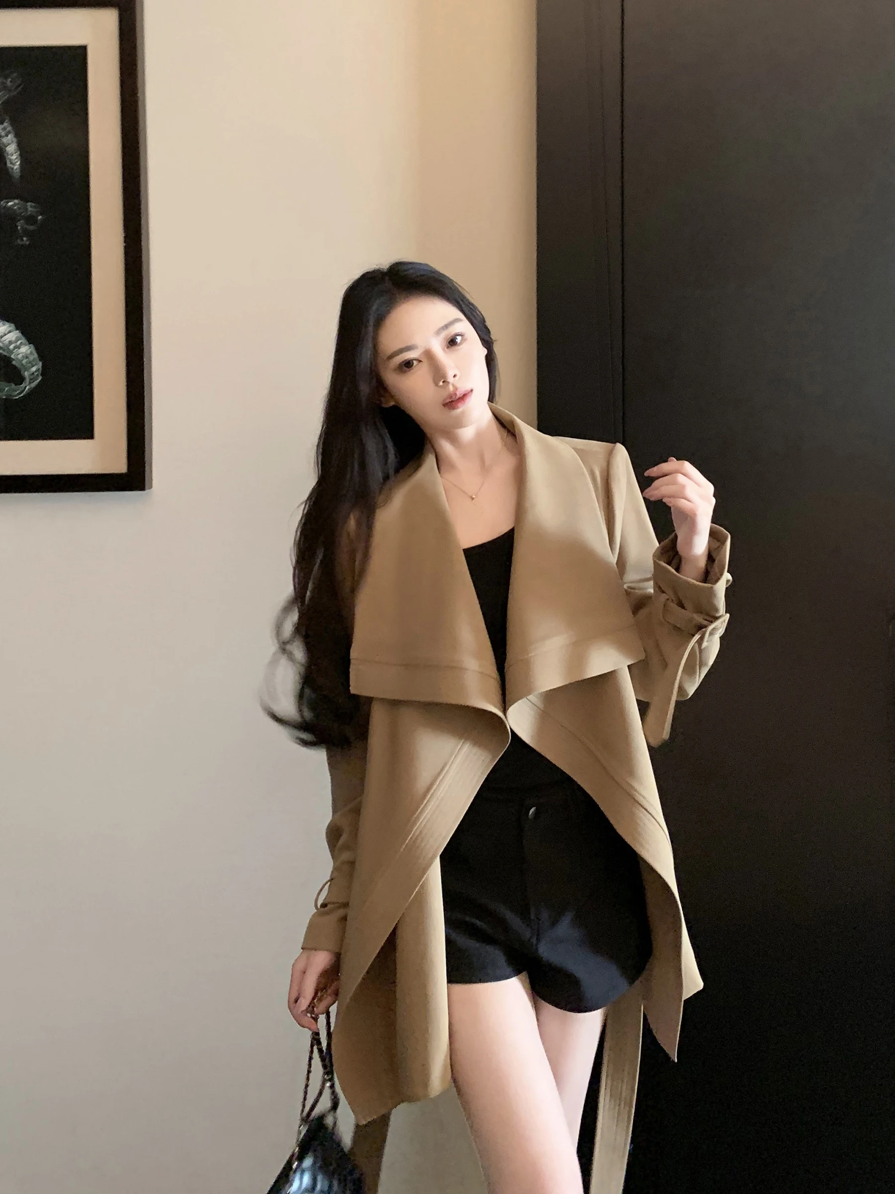 

Buou Korean Sle Khaki ort Coat with Waist Cinching Large Collar Women's Commute Jaet Ele Versatile Long Sve