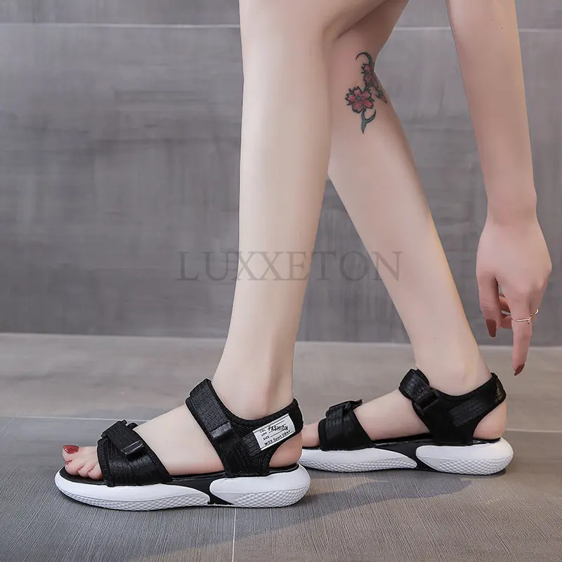 Sandały kobieta letnia moda oddychająca sport Outdoor Beach Causel buty damskie modne wszystkie mecze mieszkania sandały damskie