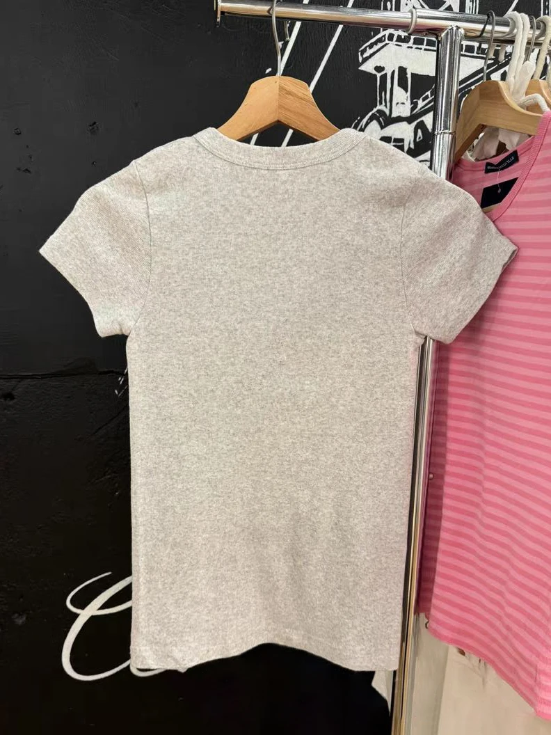 New Cute Little Deer Flowers Embroidery T-shirt Woman O-Neck Slim Short Sleeve Cotton Tees Tops Spring Casual Sweet Y2K Tshirts